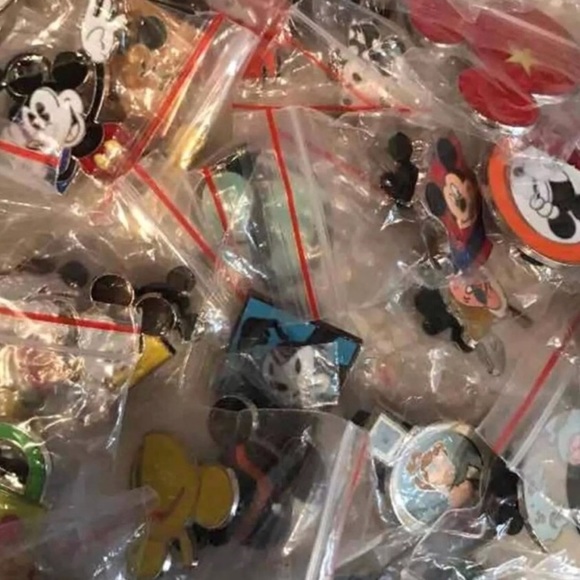 Disney 10 Pin Lot - 2 Lots - Picture 1 of 1